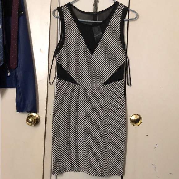 Lrg Black and White blocks Mesh Dress - Picture 1 of 3